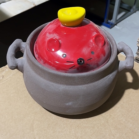 微瑕，明火口径19厘米，高14带盖，3L，把子有裂痕