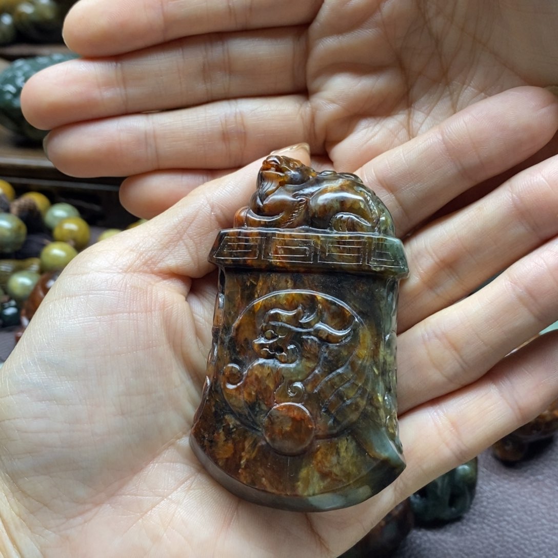 未镶嵌岫岩河磨玉（透闪石质玉）把件小*子