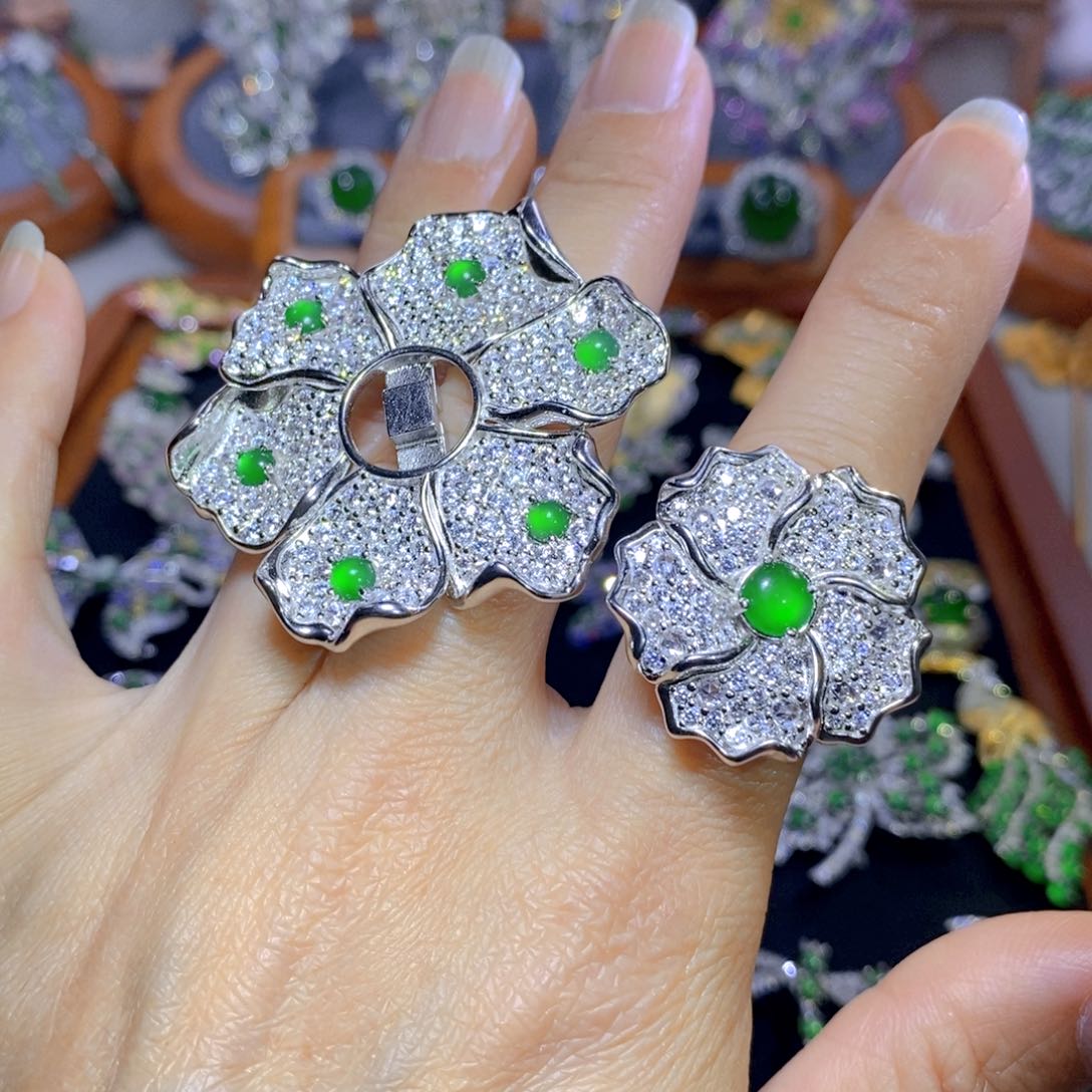 翡翠颈饰银S925镶嵌天然翡翠