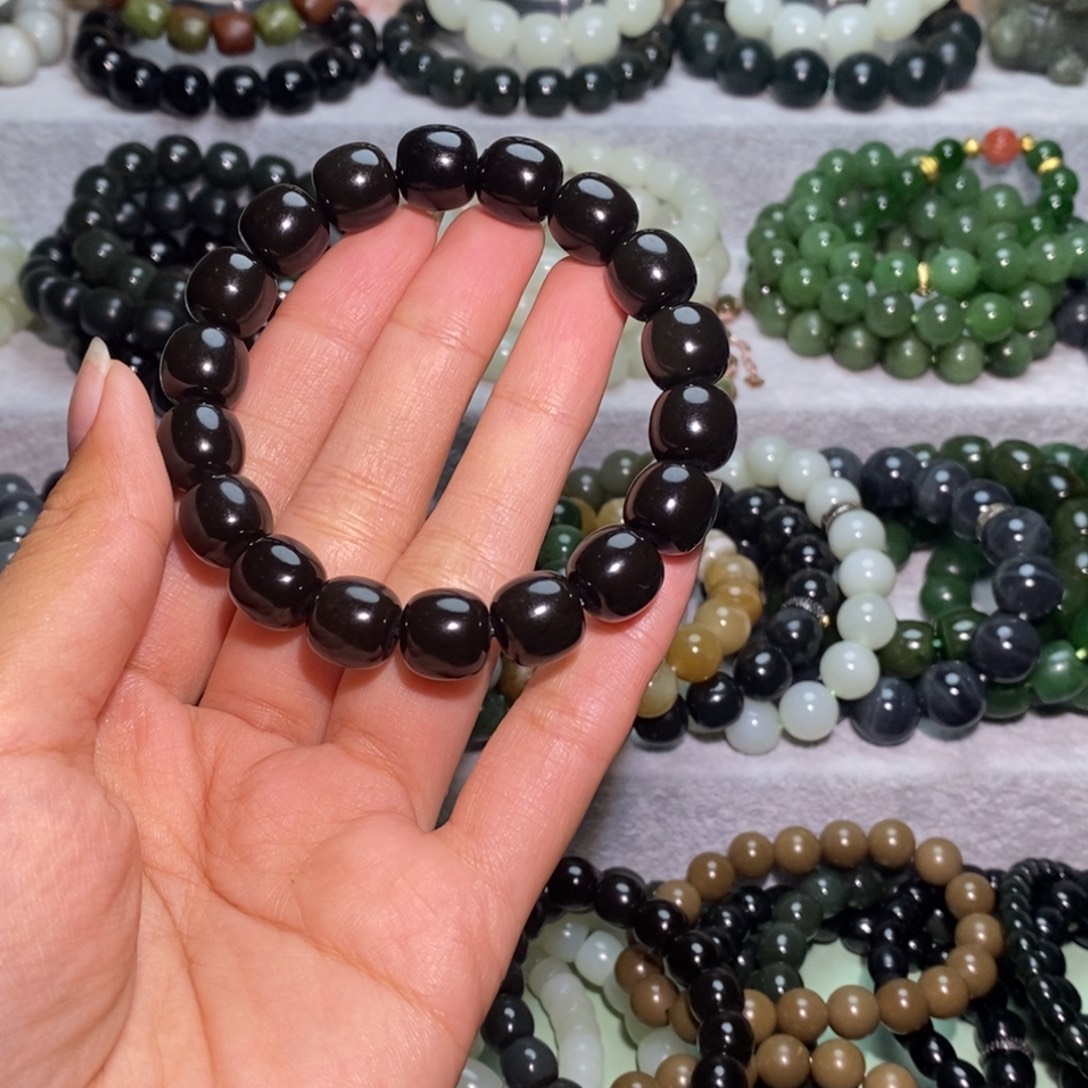 B***）和田玉未镶嵌手链