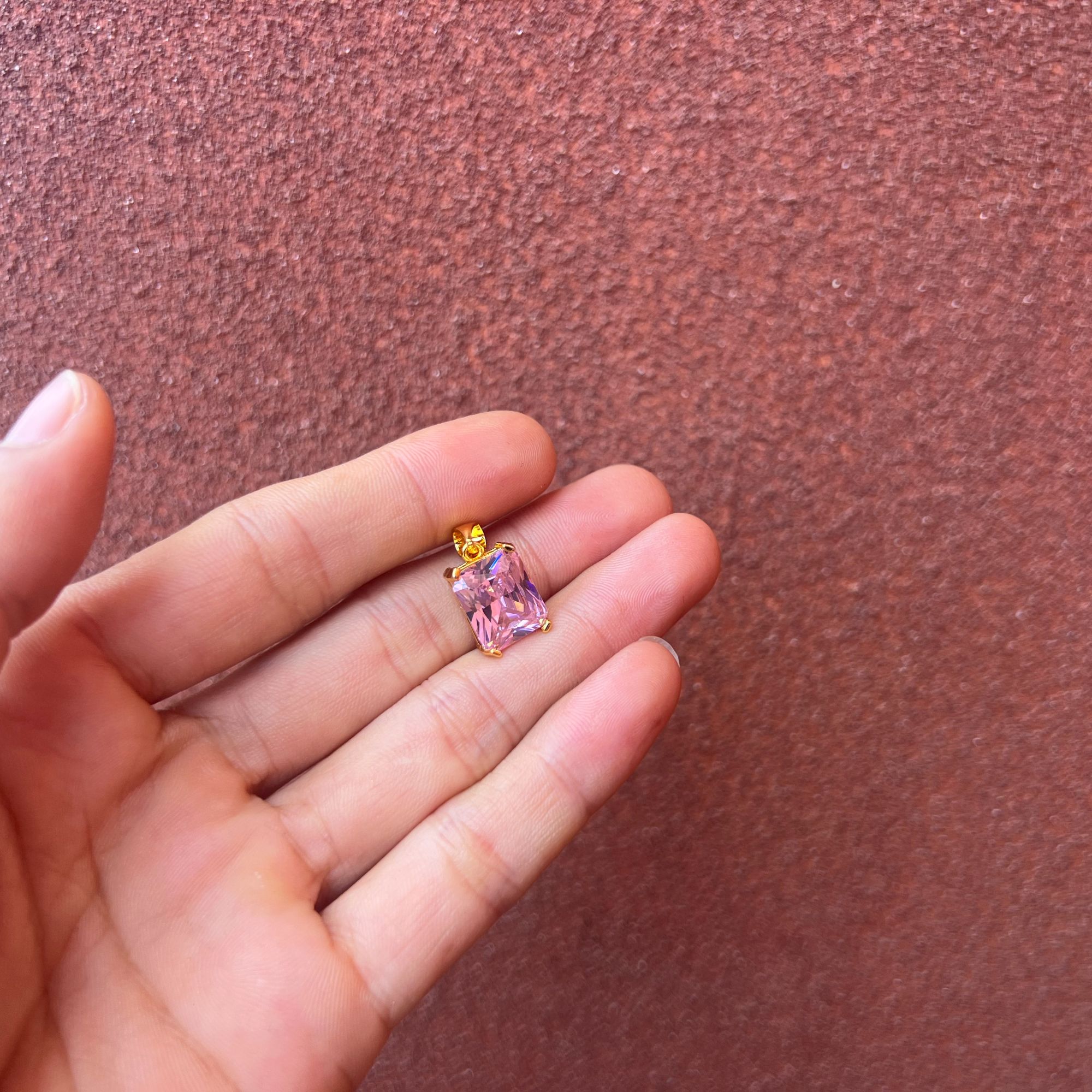 A626-云上粉兰吊坠