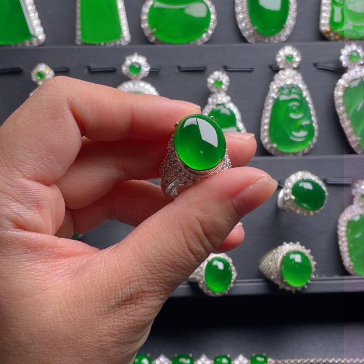 翡翠戒指未镶嵌翡翠戒指