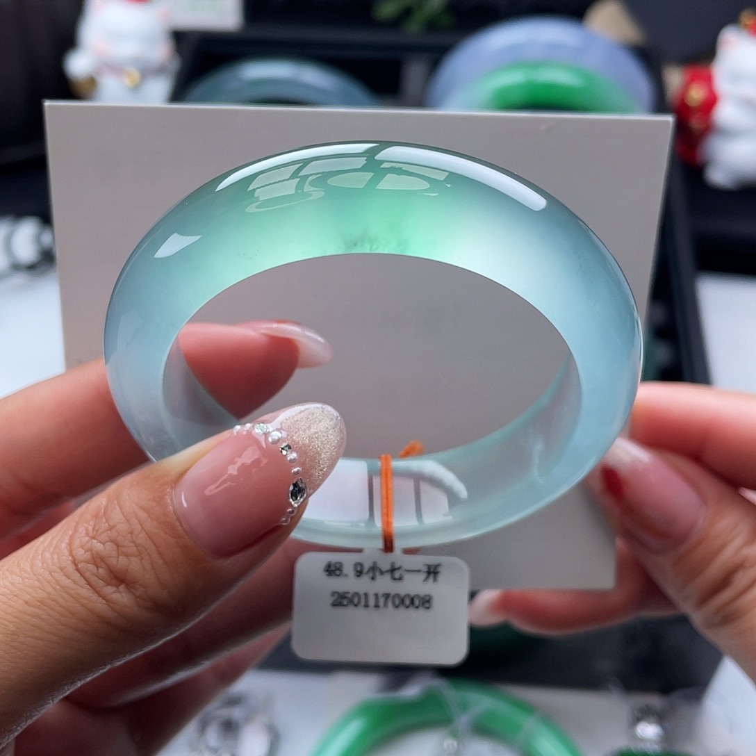 翡翠手镯未镶嵌48-50圈，定金