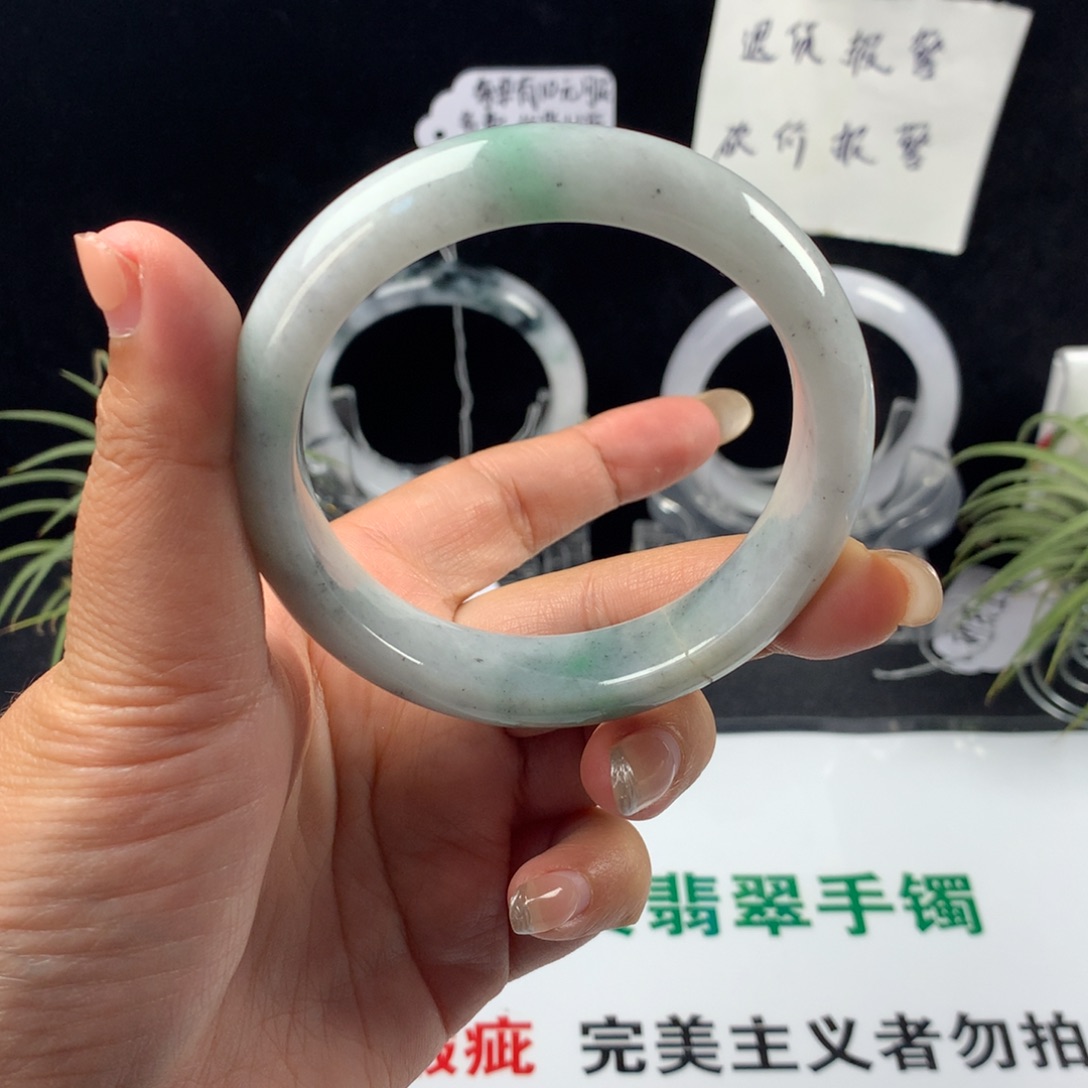 翡翠未镶嵌手镯100