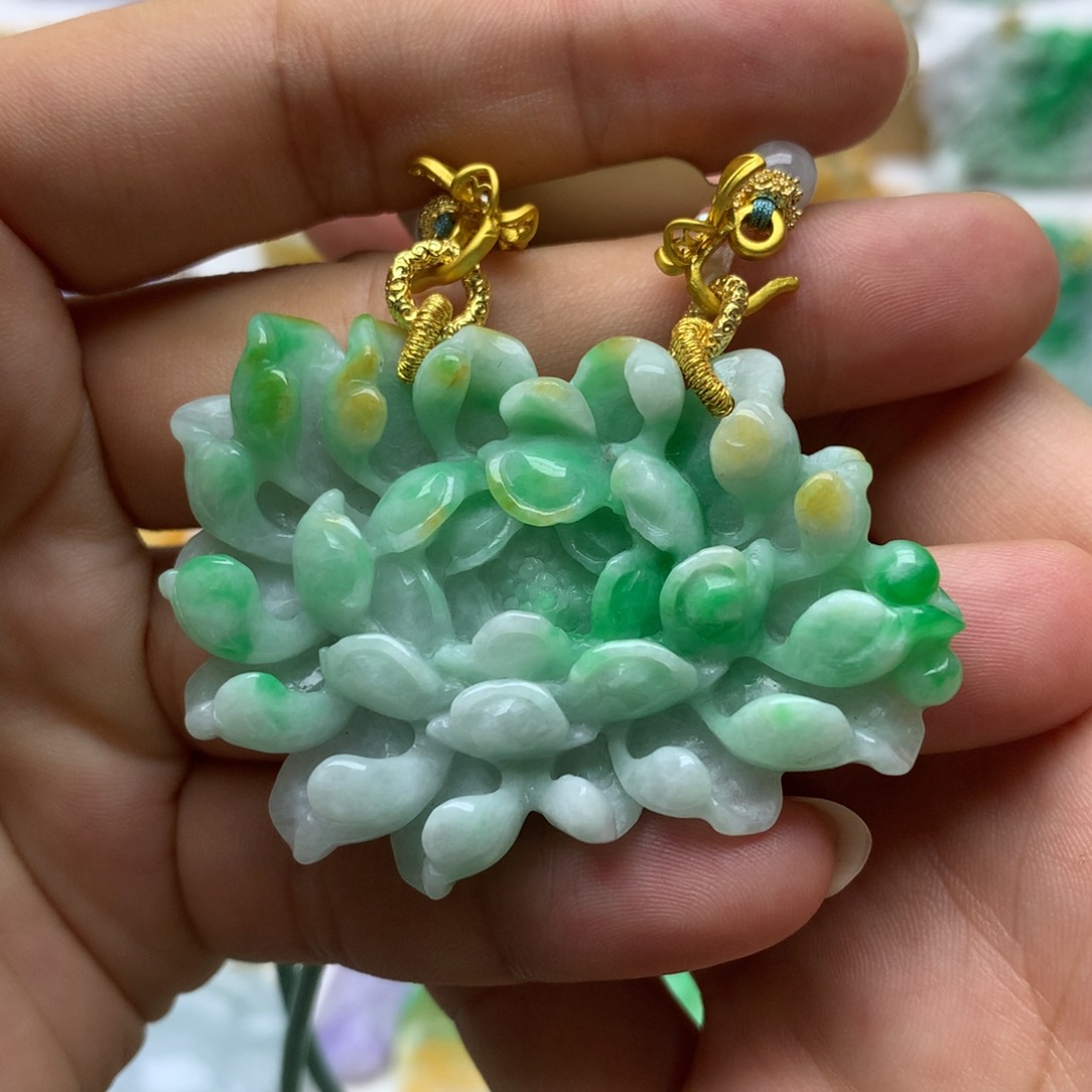 翡翠未镶嵌颈饰翡翠