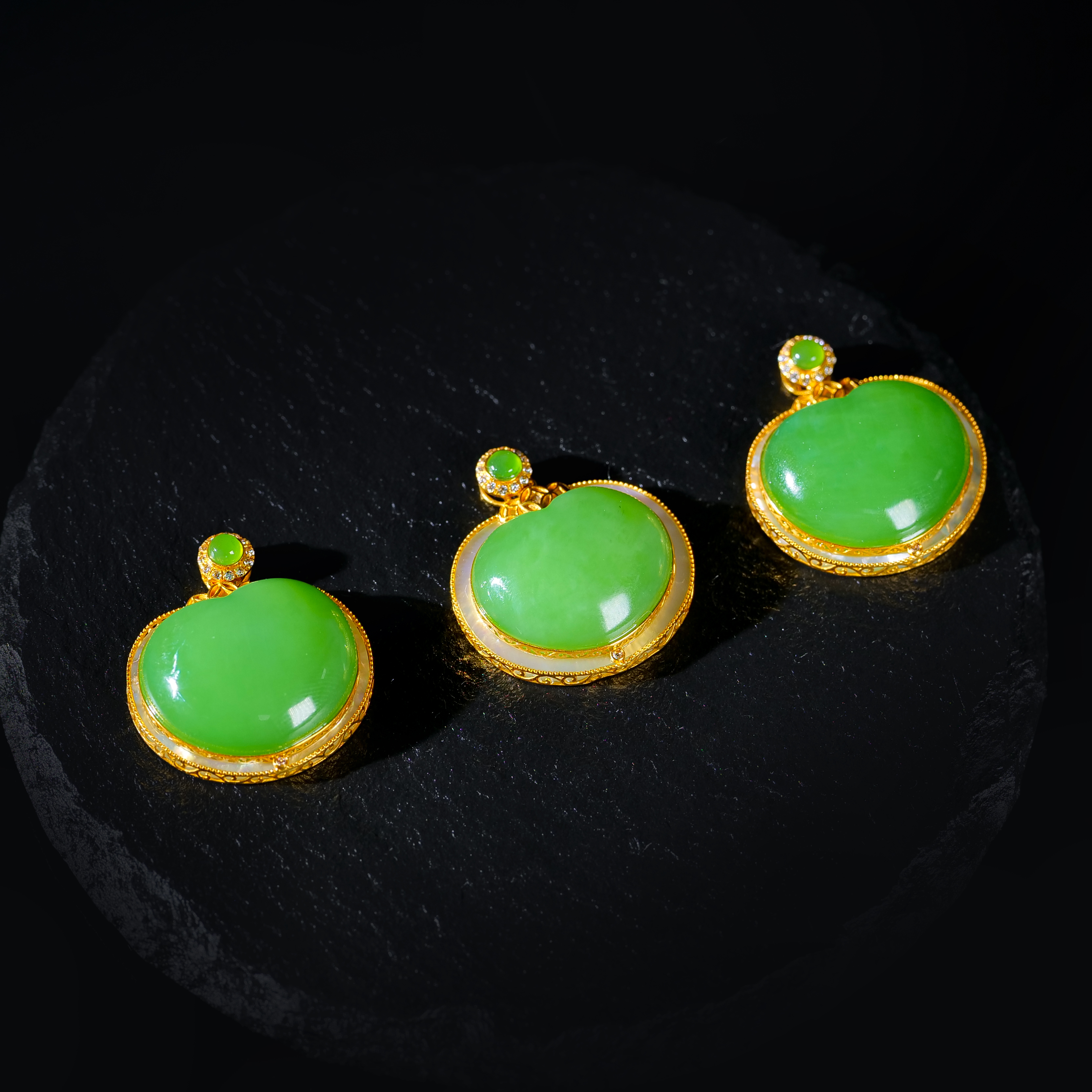 【小雨来了】18k金镶嵌和田玉碧玉爱心蛋面吊坠 挂坠 多样性发一件