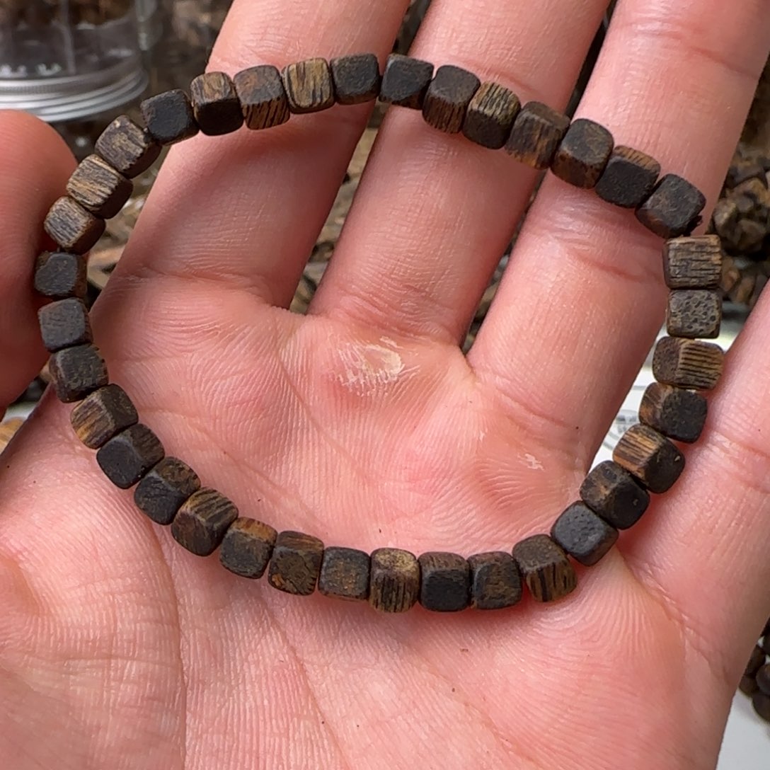 沉香碎屑沉香沉水小方糖4mm3g