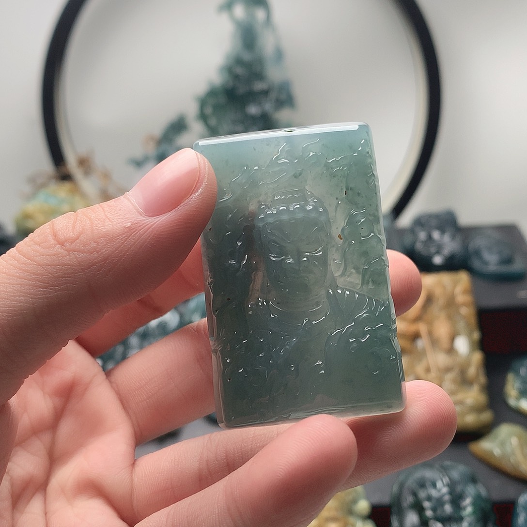 翡翠未镶嵌颈饰无