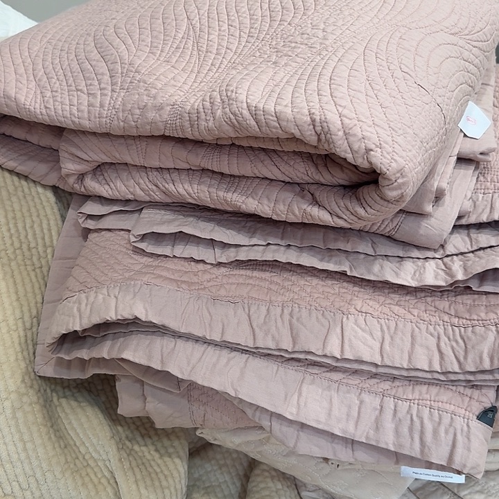 致***.棉纯棉单条2.3水波纹床盖