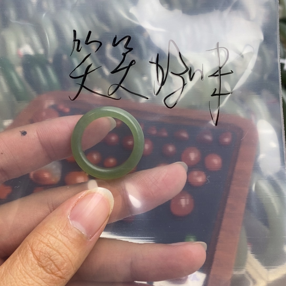 颈饰未镶嵌和田玉笑**咪