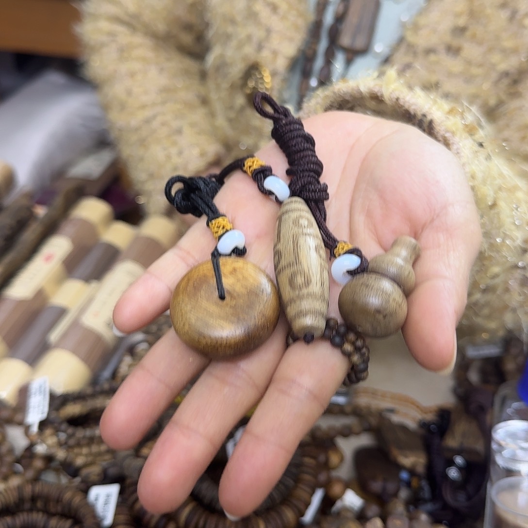 沉香木手串沉香吊坠 3 个发货