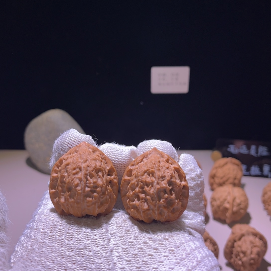 南***️文玩核桃吊坠33桃花蟾