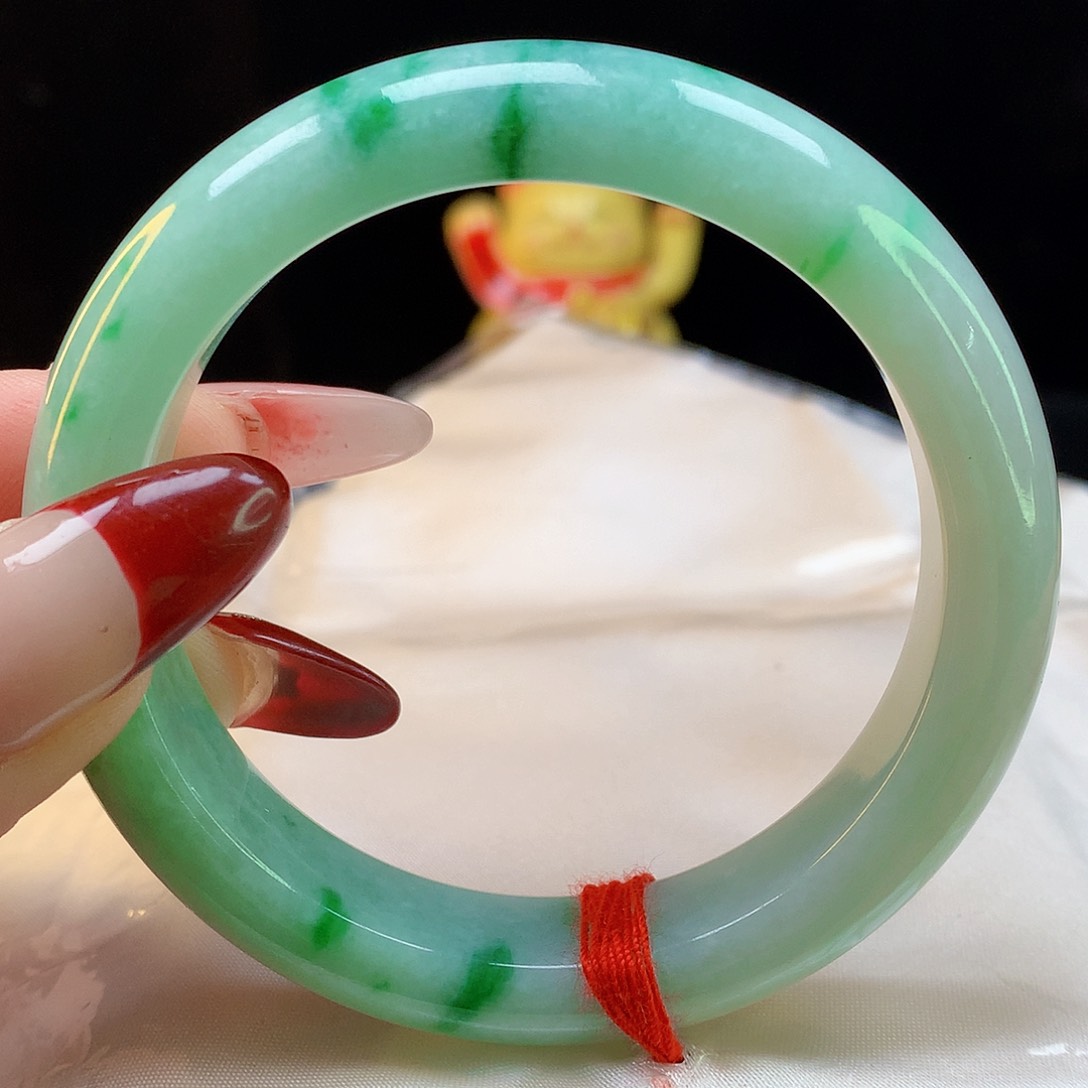 翡翠手镯未镶嵌天然翡翠1023