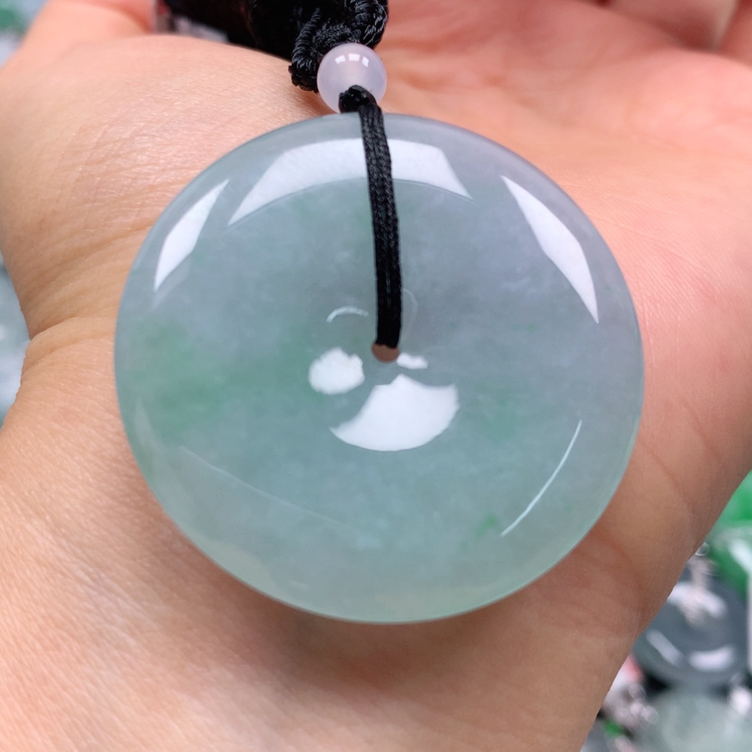 翡翠颈饰未镶嵌天然翡翠