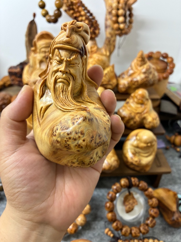 二爷太行崖柏高油密爆瘤疤纯手工雕刻钱袋财神爷工艺摆件