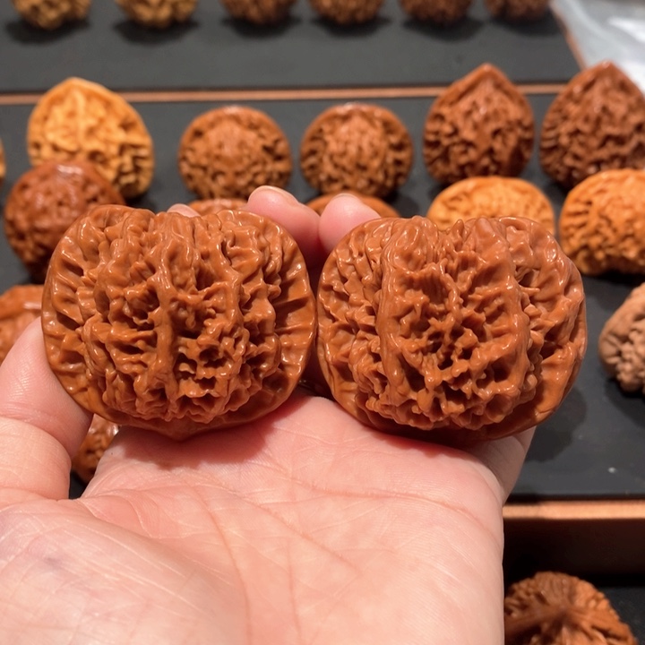 文玩核桃吊坠大龙刺1389