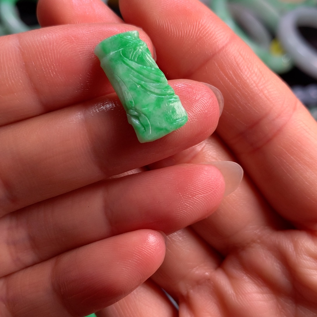 未镶嵌定制翡翠翡翠