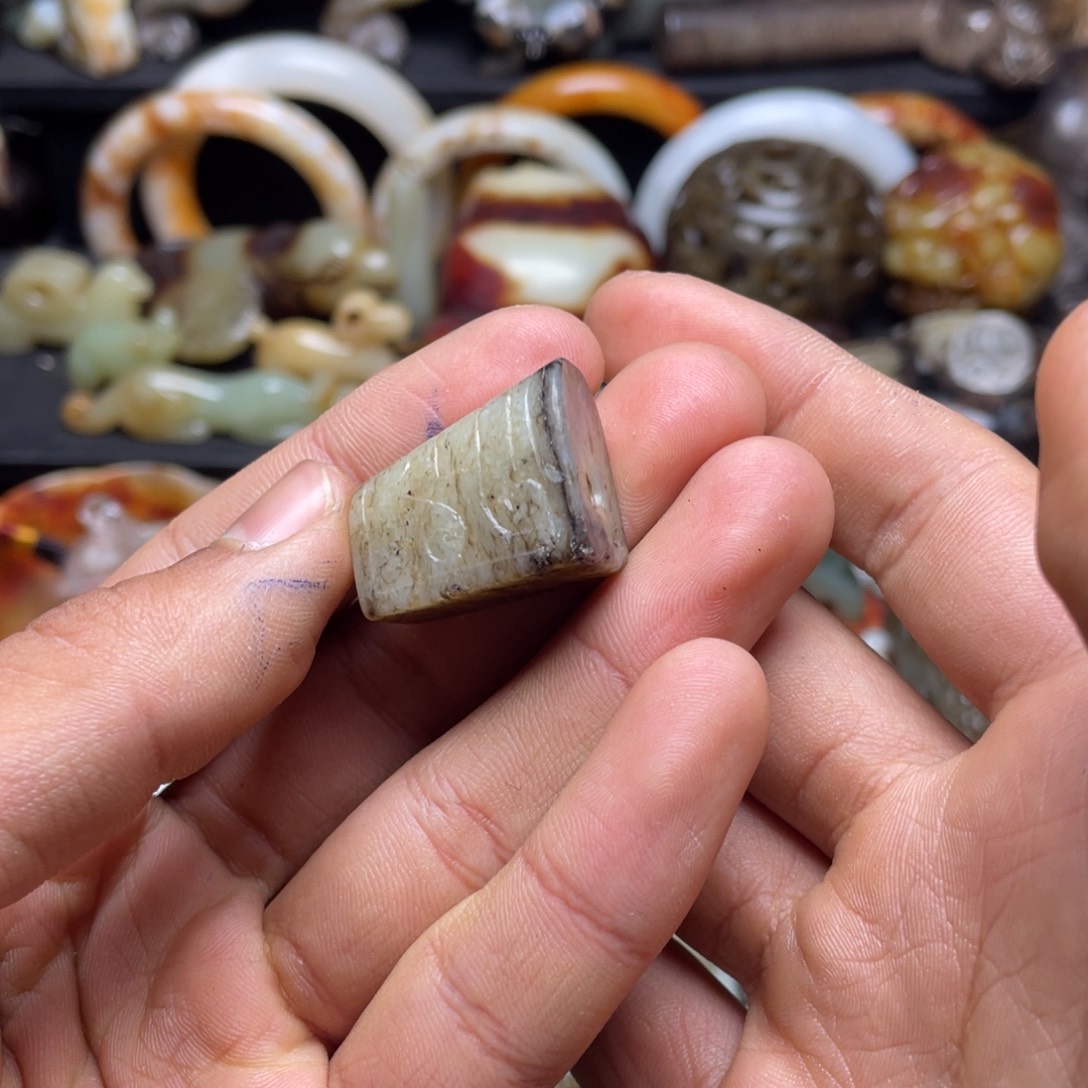 和田玉（糖玉）挂件未镶嵌