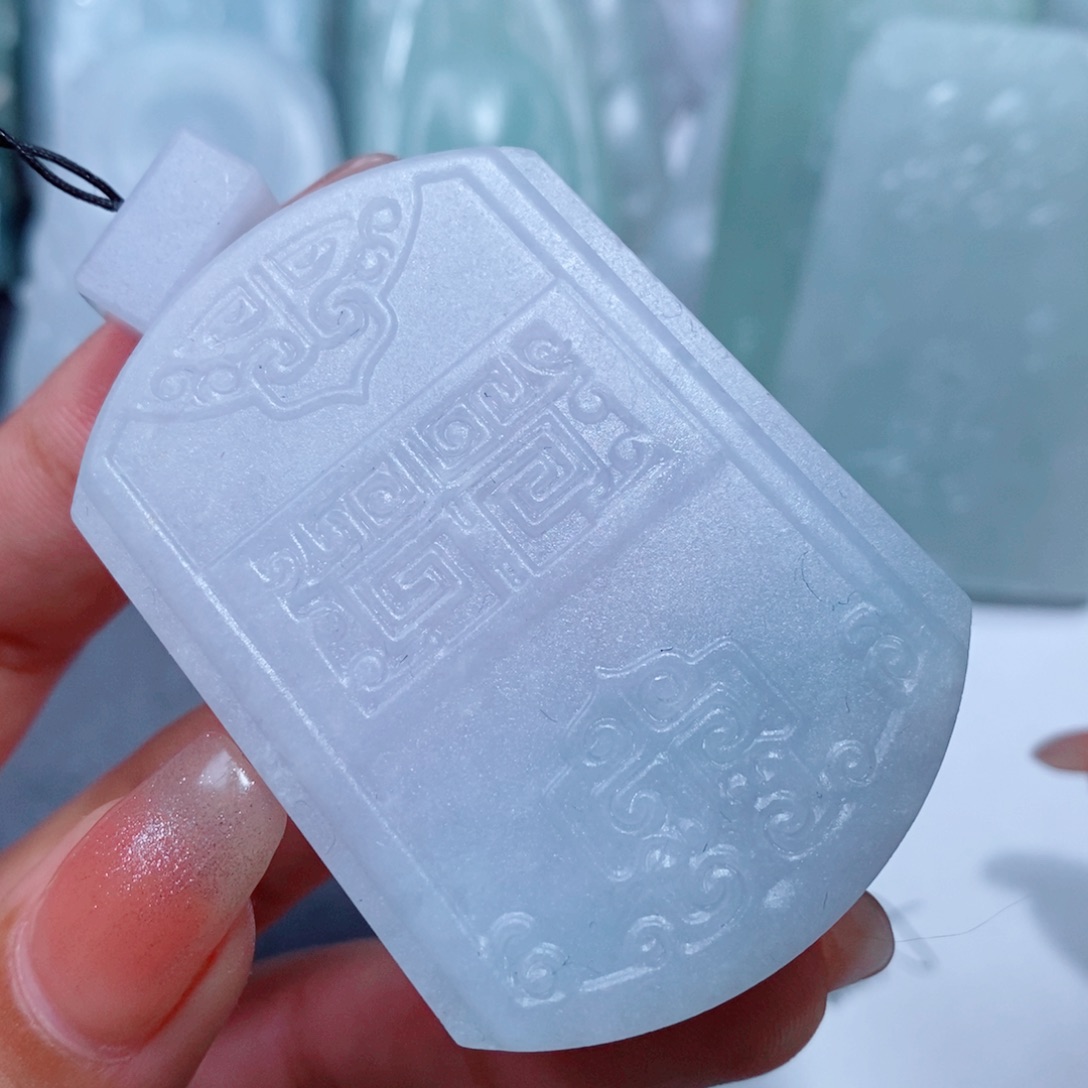 定制翡翠吊坠未镶嵌