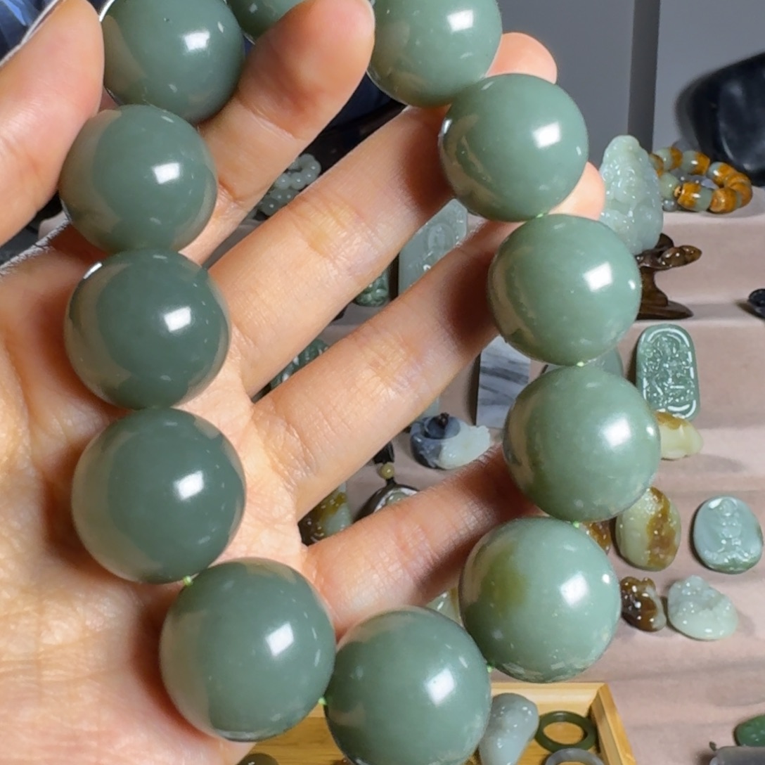 和田玉（糖玉）颈饰未镶嵌