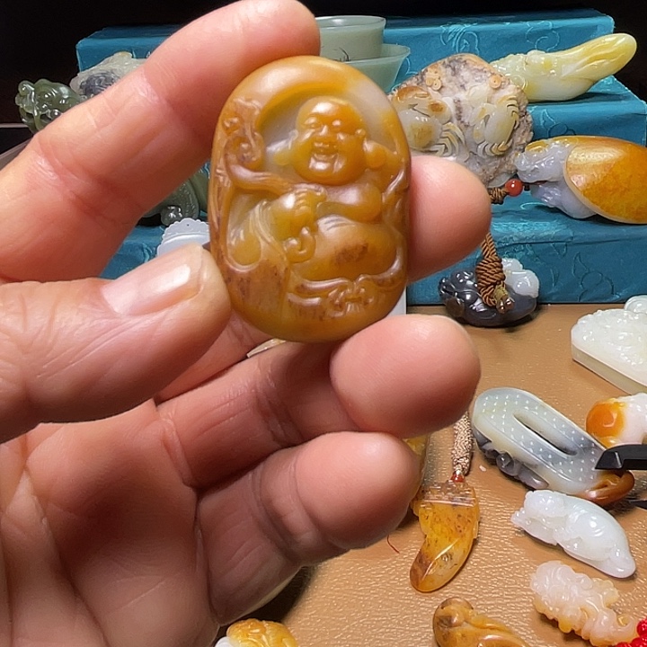 昆***枣和田玉未镶嵌颈饰