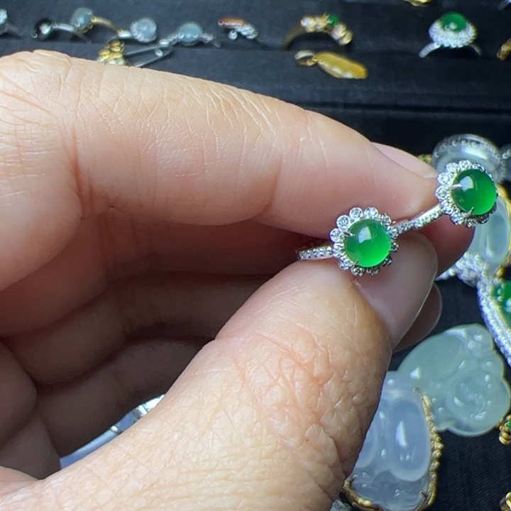 翡翠18K金镶嵌耳饰