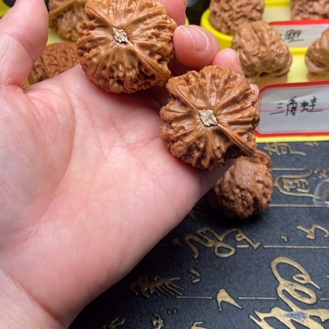 l***z文玩核桃吊坠宫灯