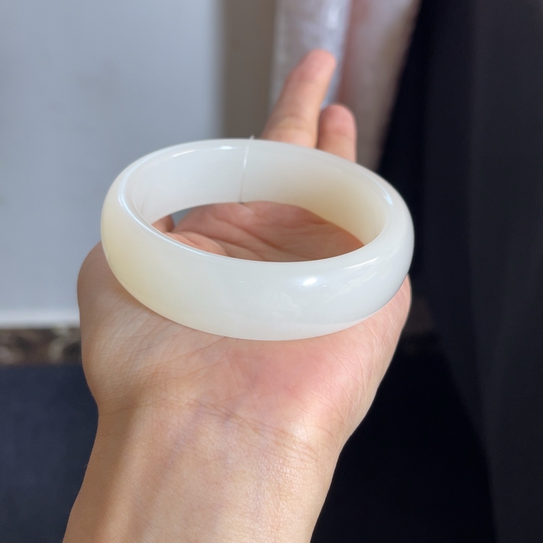 【闪购商品】未镶嵌手镯和田玉（白玉）荔枝冻白玉镯