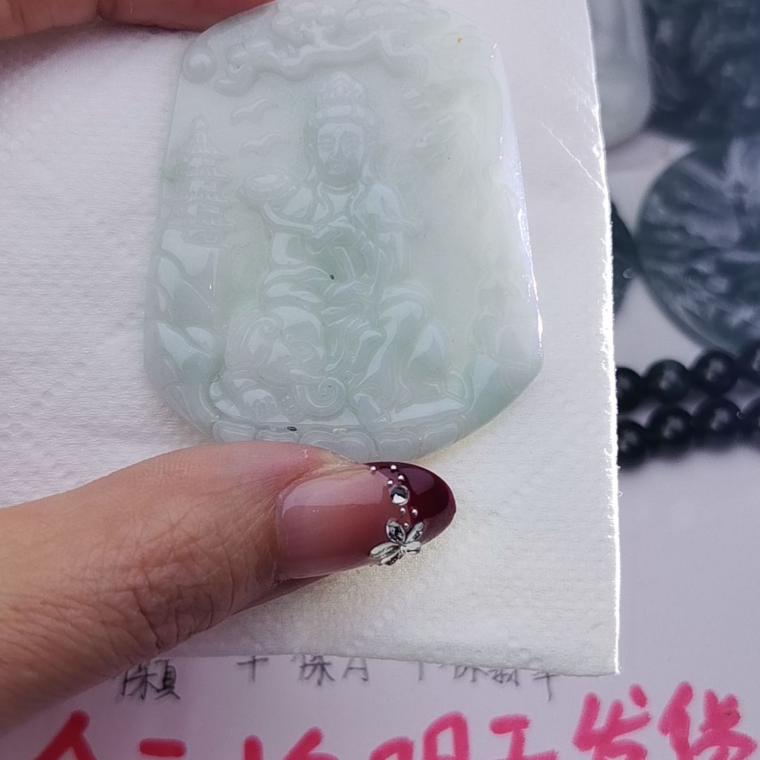翡翠颈饰未镶嵌天然的A货翡翠