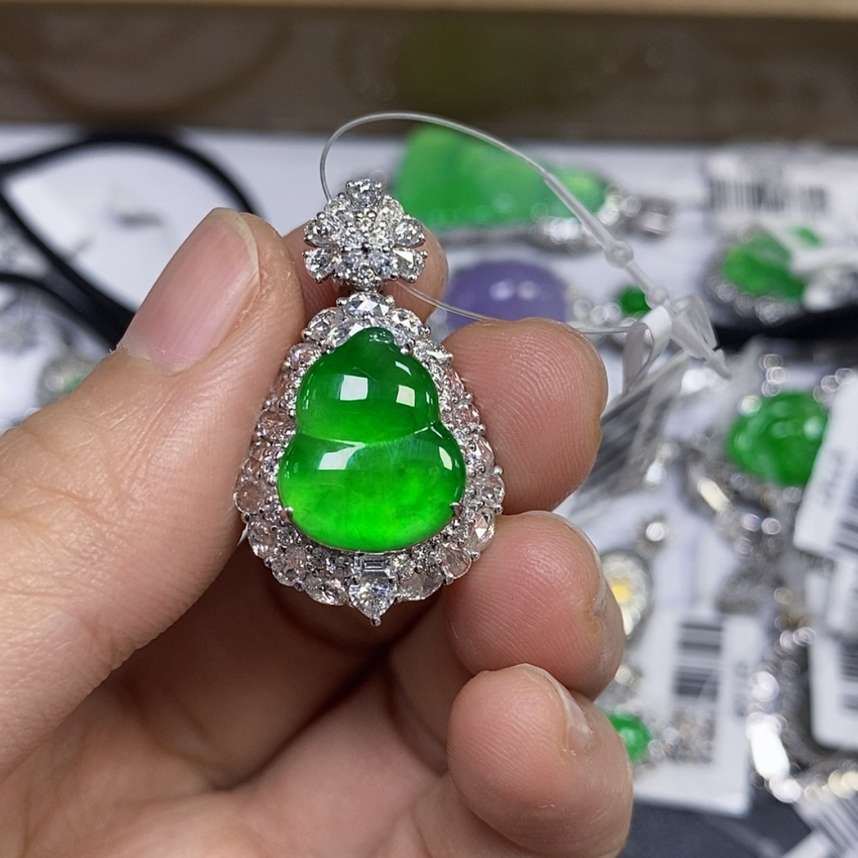 【闪购商品】颈饰18K金镶嵌翡翠哈*_吊坠