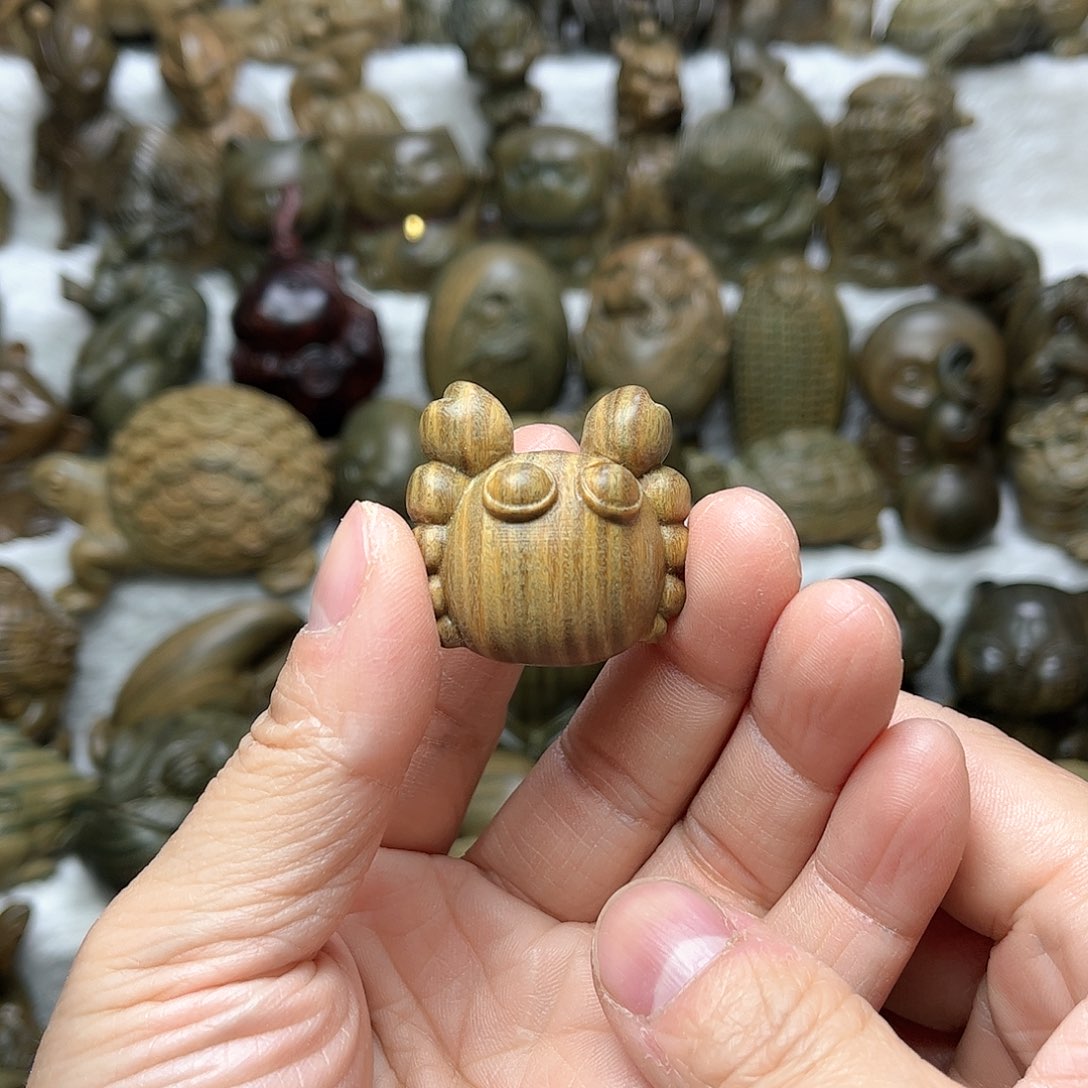 维腊木（绿檀）第**格小螃蟹