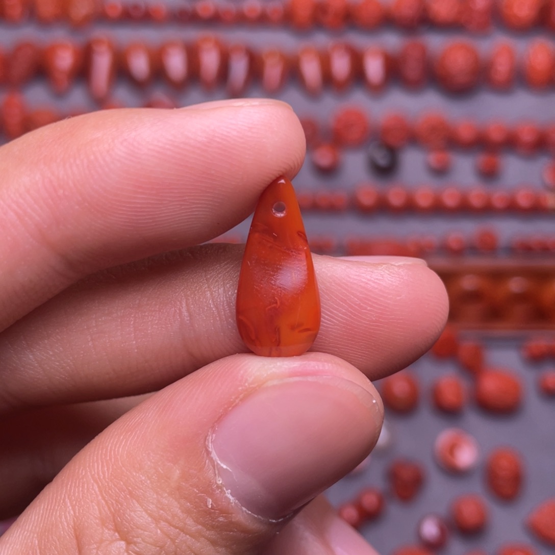 南红玛瑙配饰未镶嵌