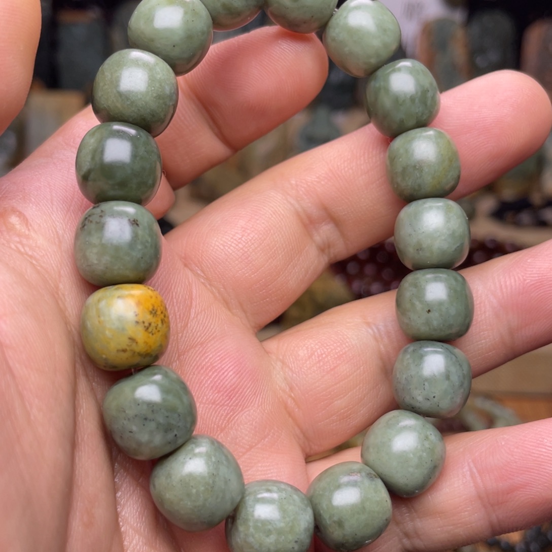 岫岩河磨玉（透闪石质玉）未镶嵌颈饰13×12
