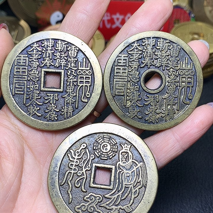 铜现代工艺品翻砂铸造三枚山鬼