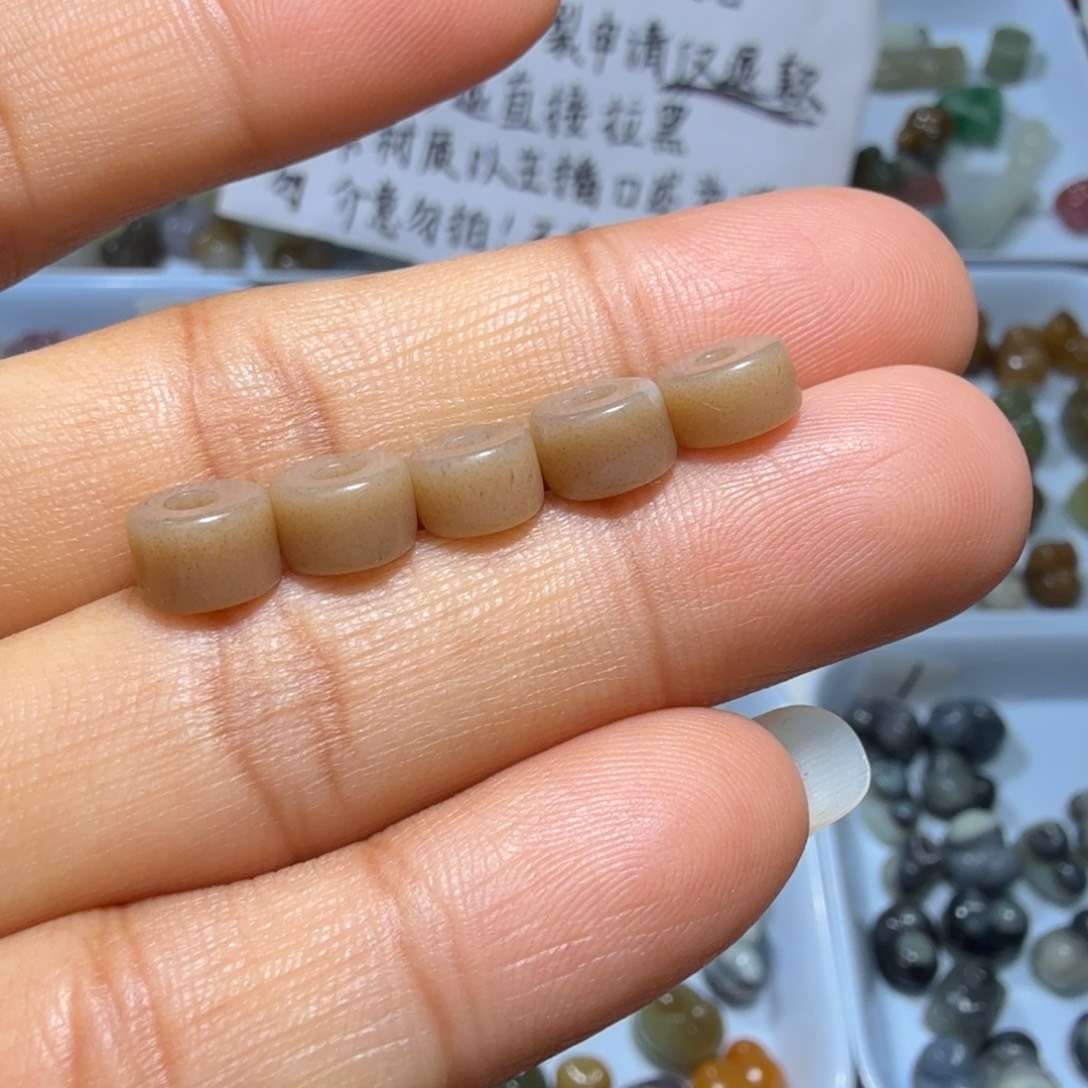 和田玉未镶嵌珠宝奇石