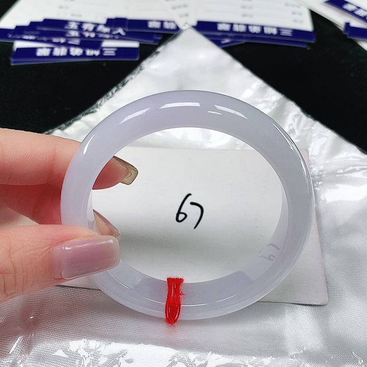 翡翠手镯未镶嵌翡翠手镯未镶嵌