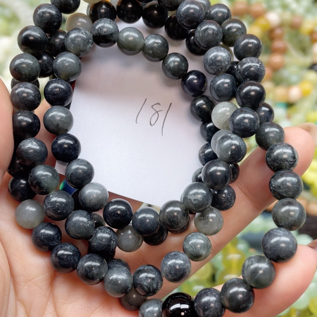 未镶嵌蛇纹石玉手链燕*