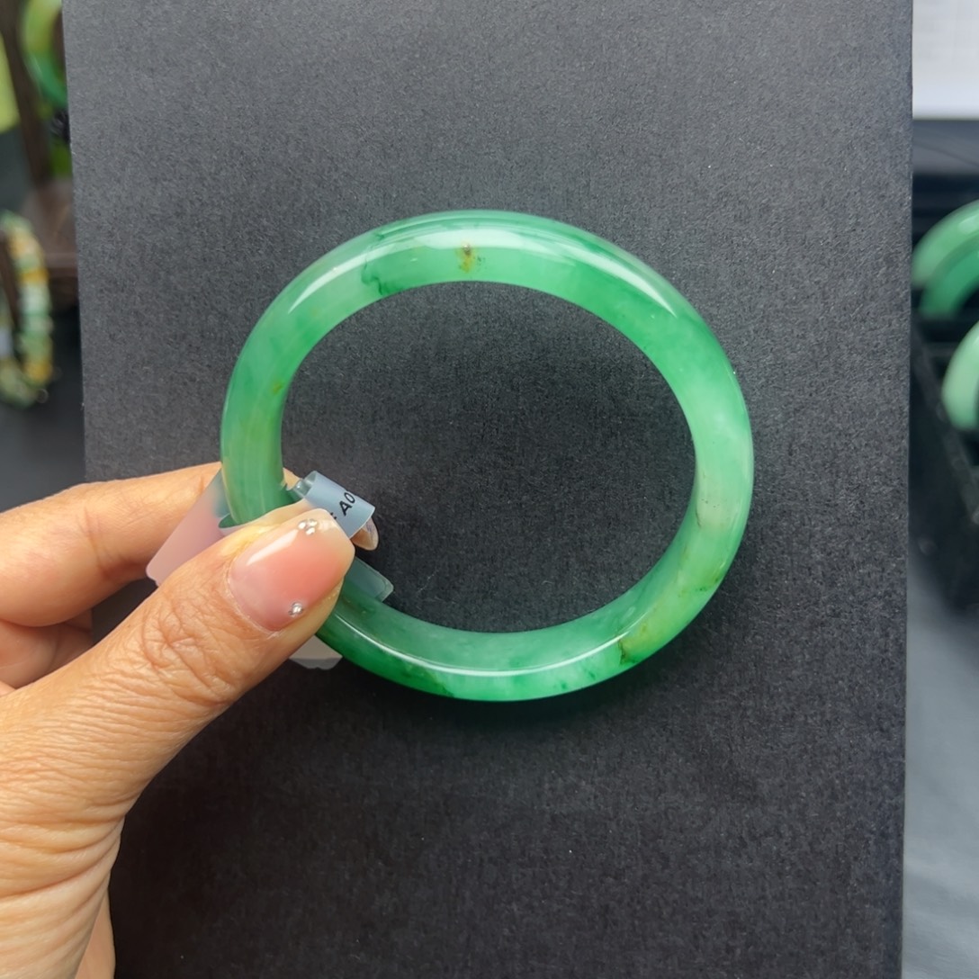 石英质玉（非洲翠）未镶嵌手镯