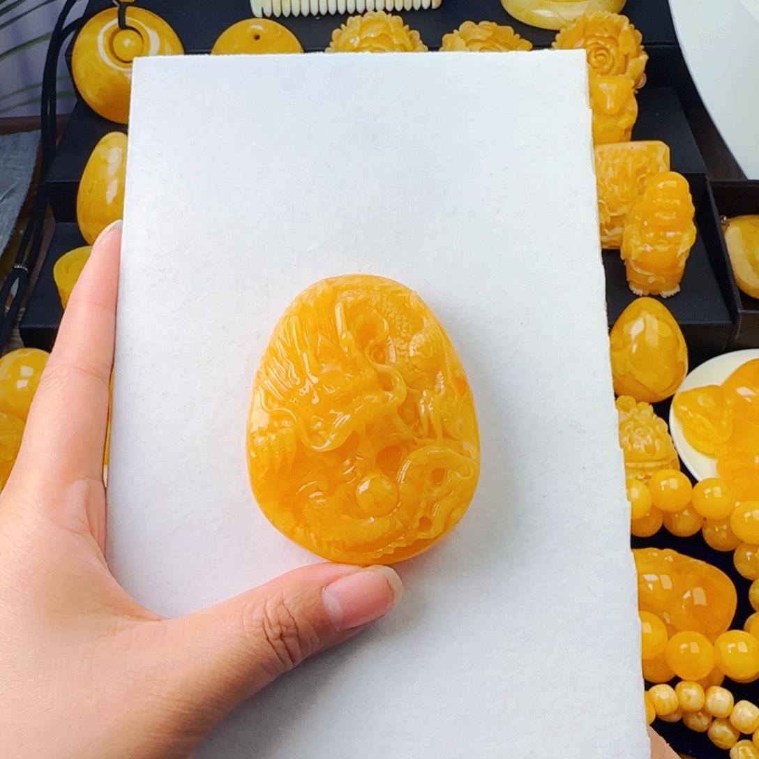 琥珀颈饰未镶嵌龙牌吊坠
