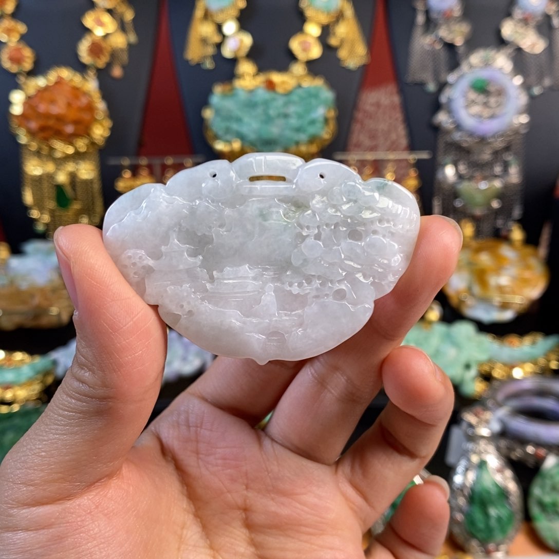 翡翠颈饰未镶嵌如意吊坠 亏清