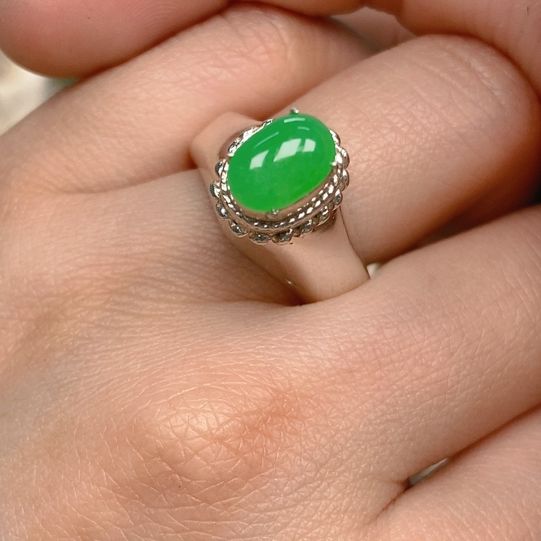 翡翠戒指未镶嵌翡翠