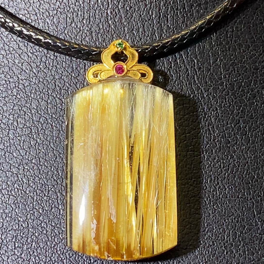 颈饰18K金镶嵌水晶天然满顺钛晶无事牌吊坠