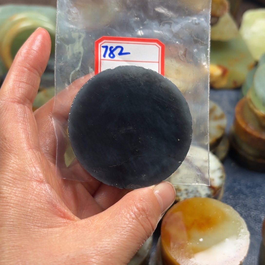 溪****蛇纹石玉未镶嵌珠宝半成品