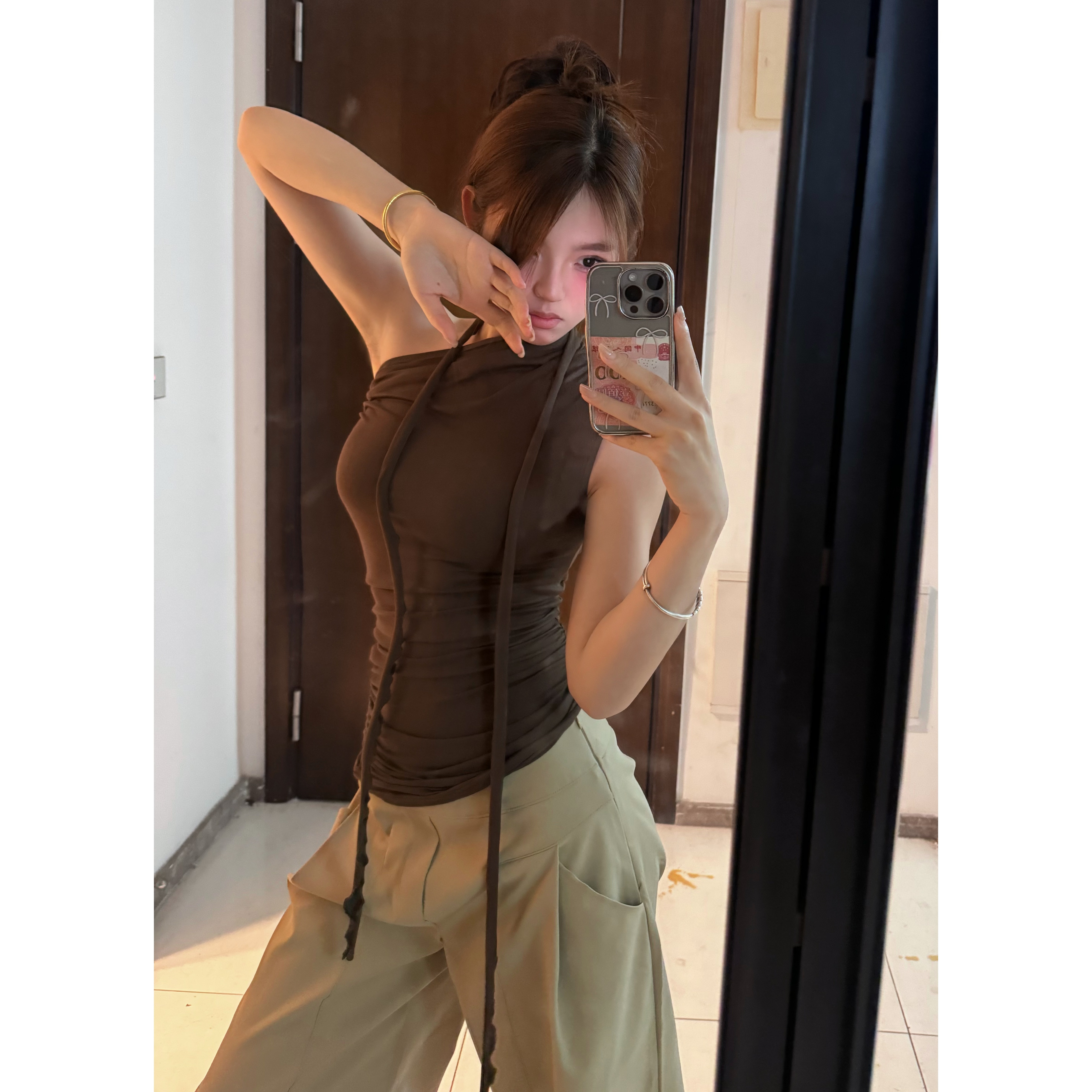 WSMY露肩上衣设计感修身显瘦辣妹短款性感夏季紧身不规则小众T恤