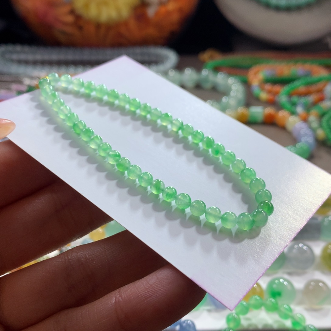 翡翠未镶嵌手链！高货同料！木那冰甜绿底飘金丝绿卡