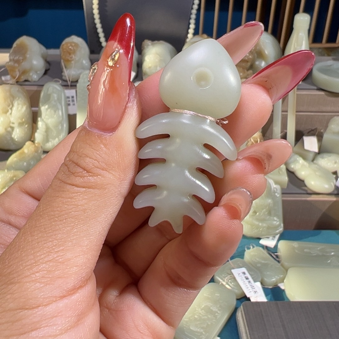 柳***絮和田玉（糖玉）未镶嵌颈饰