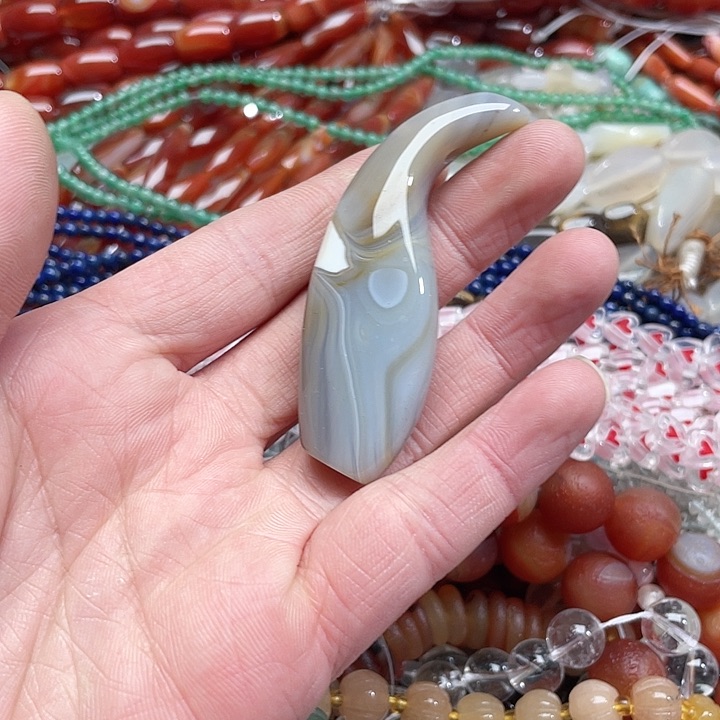 玛瑙/玉髓珠宝半成品未镶嵌一个玛瑙吊坠