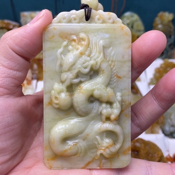 蛇纹石玉合金颈饰