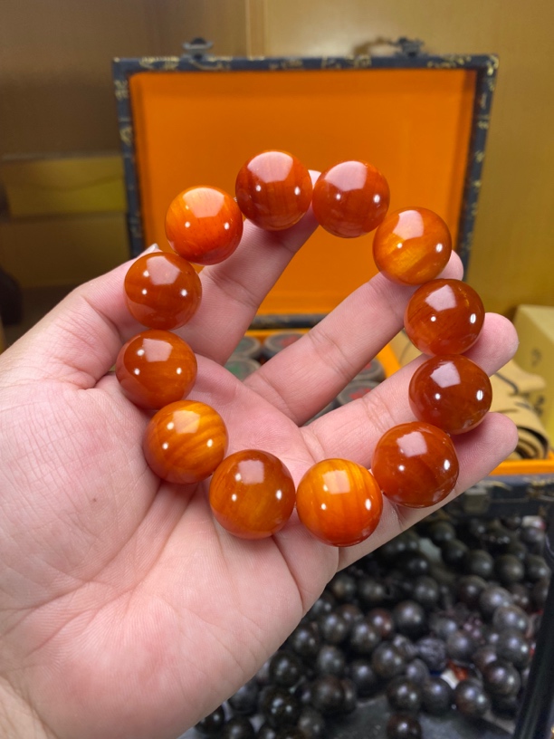 血龙木黄油高透料2.0天花板木质手串收藏级+高端红木礼盒装