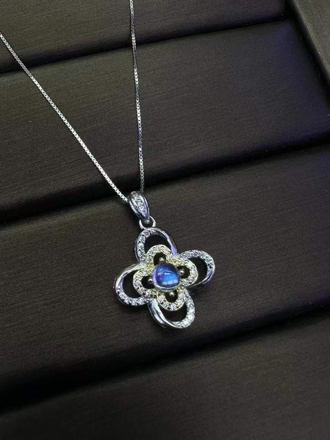 天然月光石S925银颈饰锁骨链坠链镶嵌